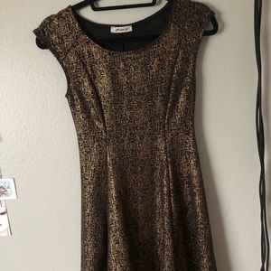 Mid length gold top
